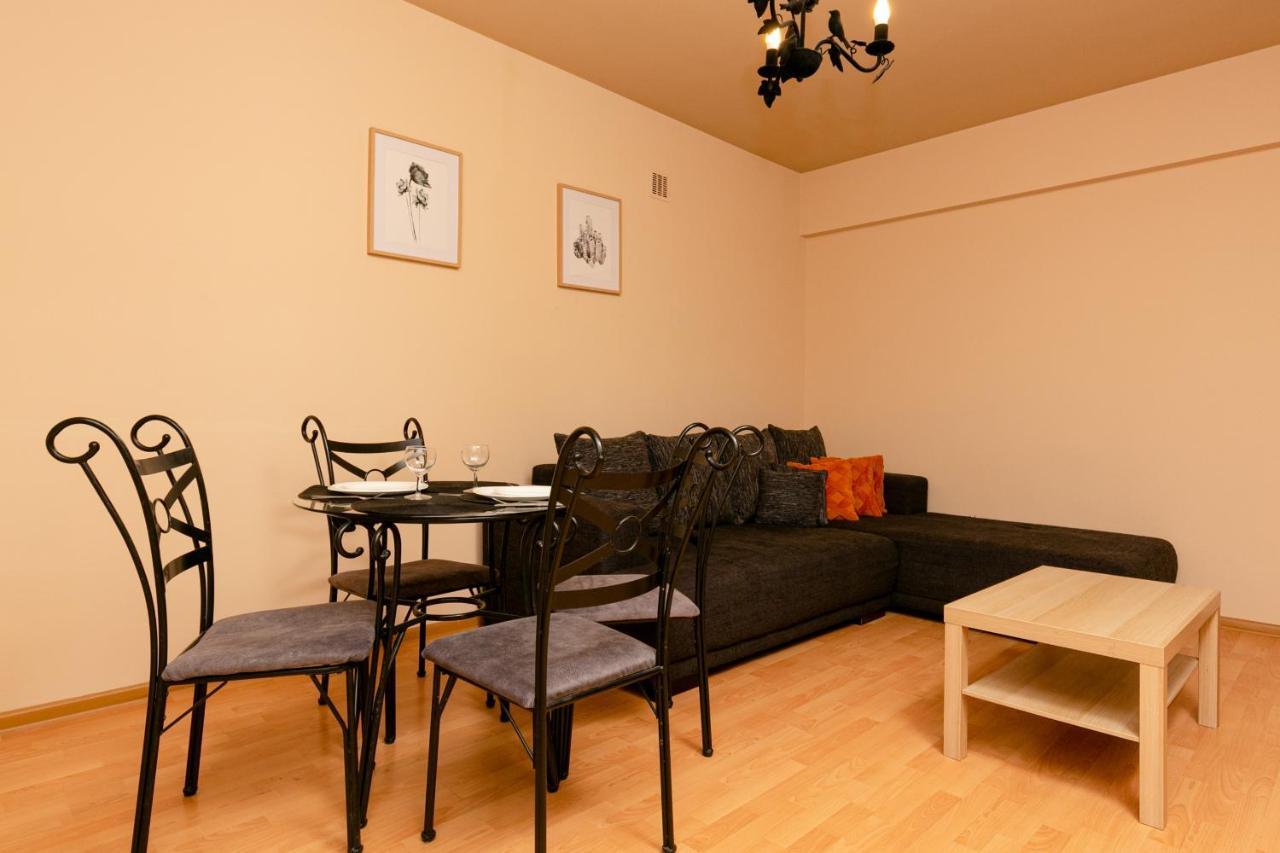 Wola Apartment With Balcony & Close To Metro By Noclegi Renters Warsaw Exterior photo